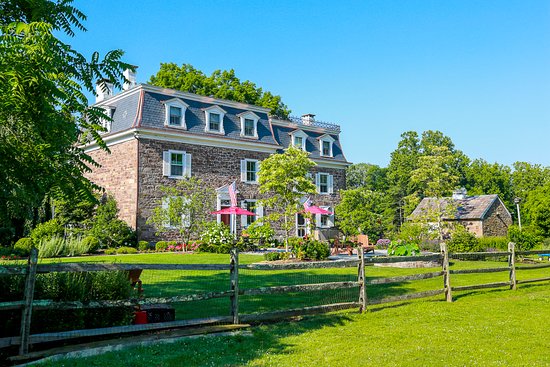 Stay at the Woolvertin Inn for your romantic weekend